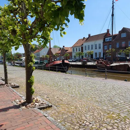 Ferienwohnung Im Historischen Zentrum 25562 Weener Buitenkant foto