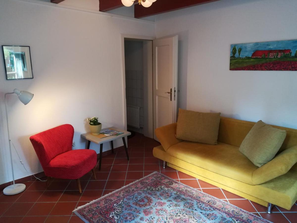 Im Historischen Zentrum 25562 *